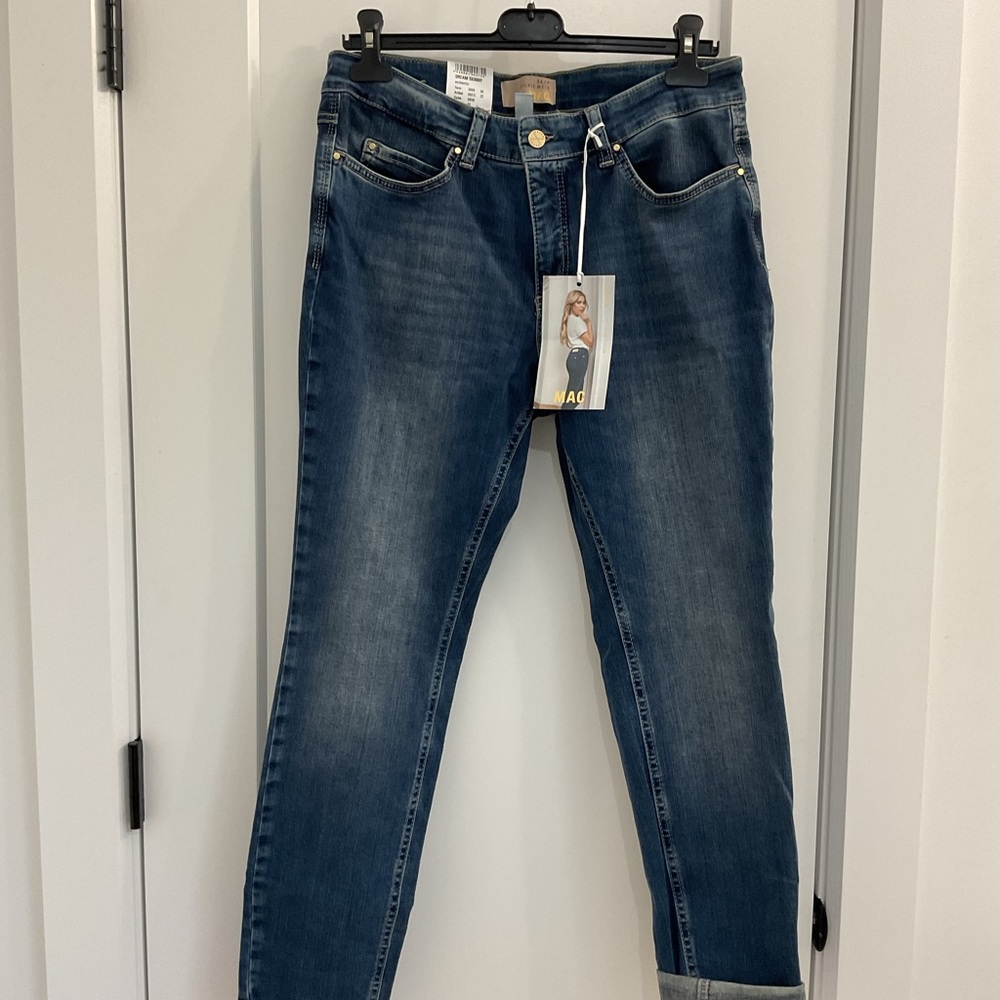 MAC Dream Skinny Jeans with Subtle Fading And Raw Hem